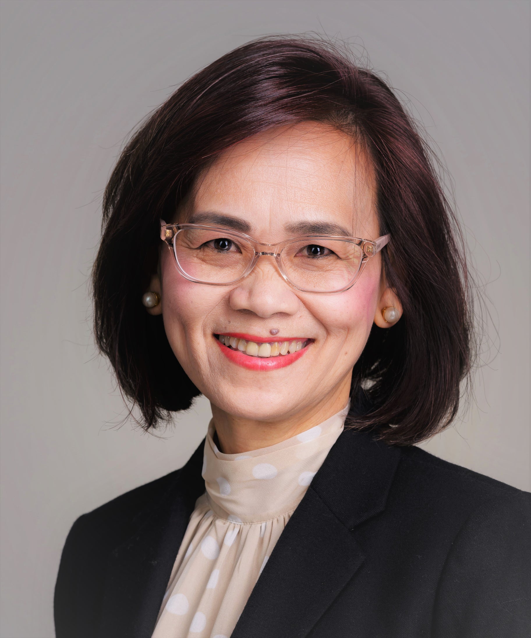 Tram Nguyen headshot